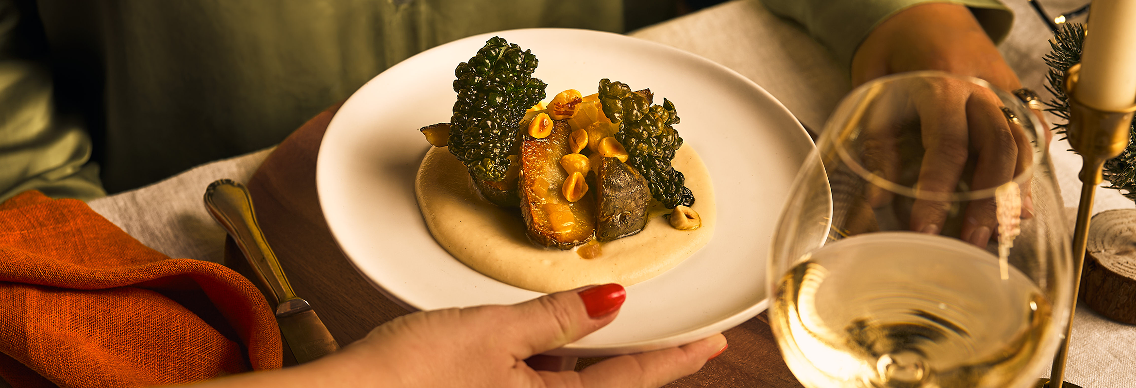 Tussengerecht: Aardpeer met karnemelk, vanille, hazelnoot en koffie